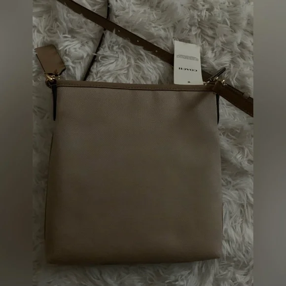 Coach Badge Jacquard Kitt Crossbody - Picture 3 of 10